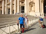 ROMA-ANDREA E PAOLO DAVANTI A SAN PIETRO.JPG